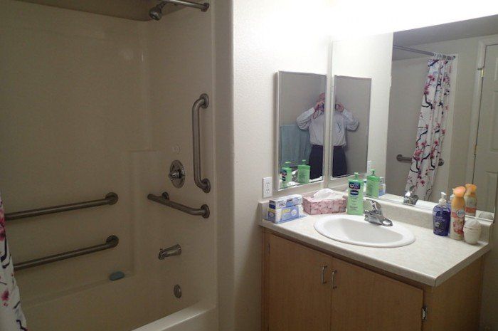 seabreeze apartments bathroom