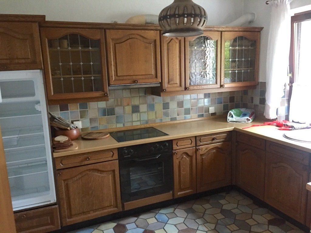 Küche vorher - ohne einem Wohngesicht Home Staging