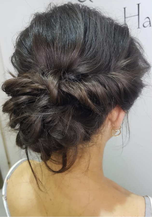 messy hair bun