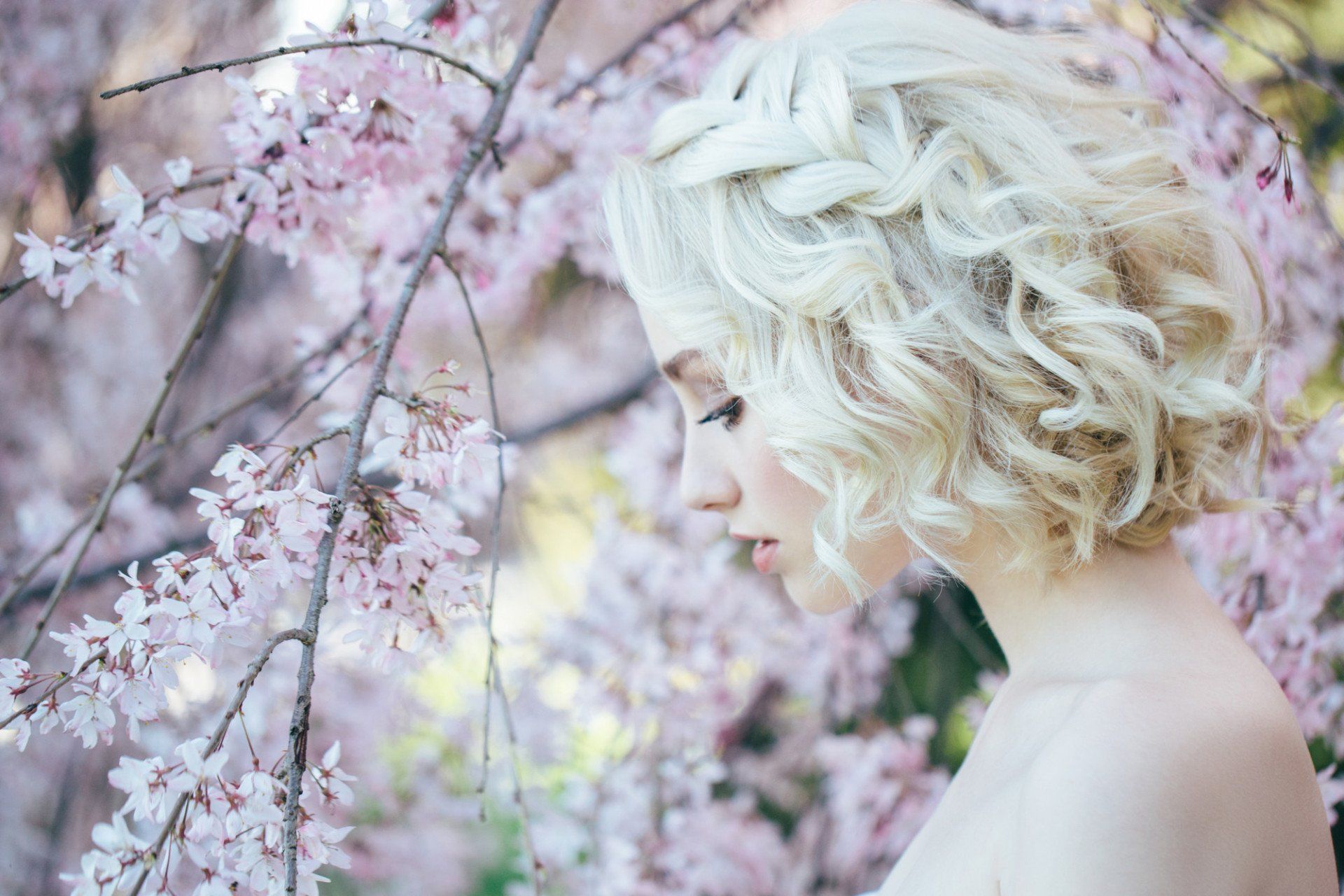 short curly hair style