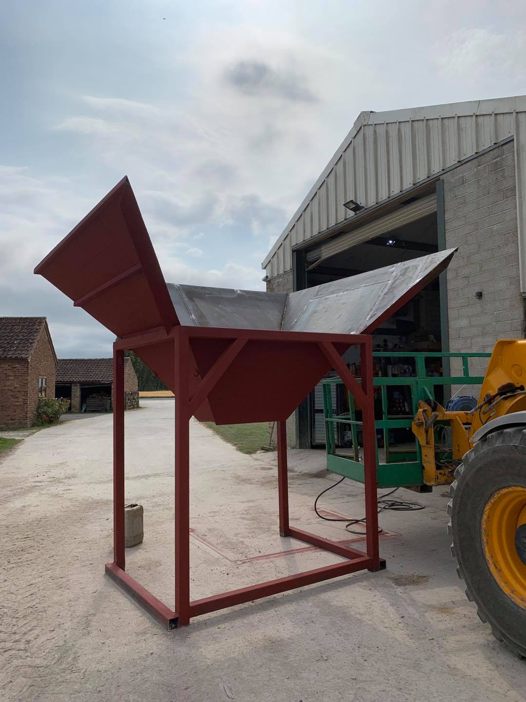 Metal work hopper