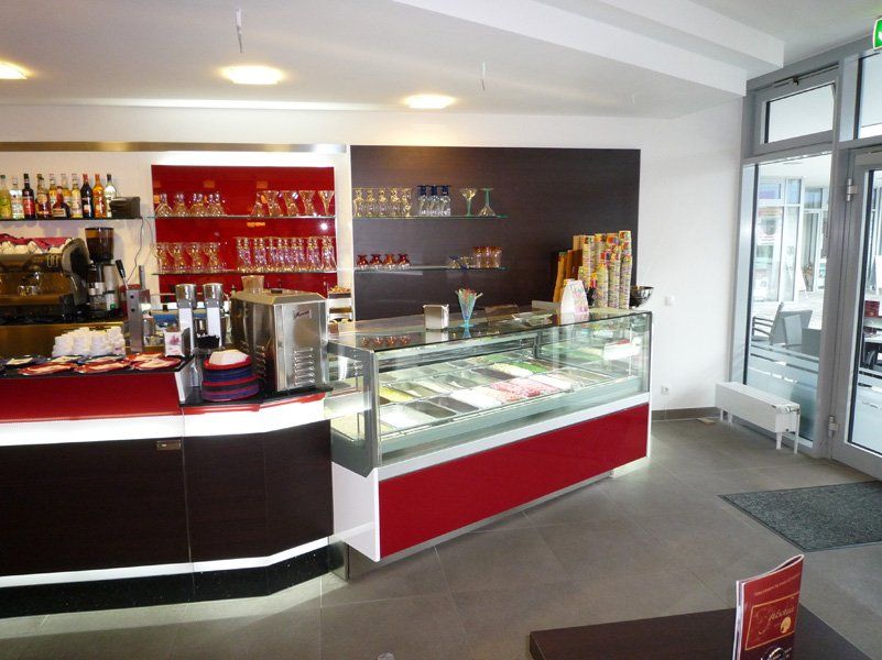 Theke und Display der Bar
