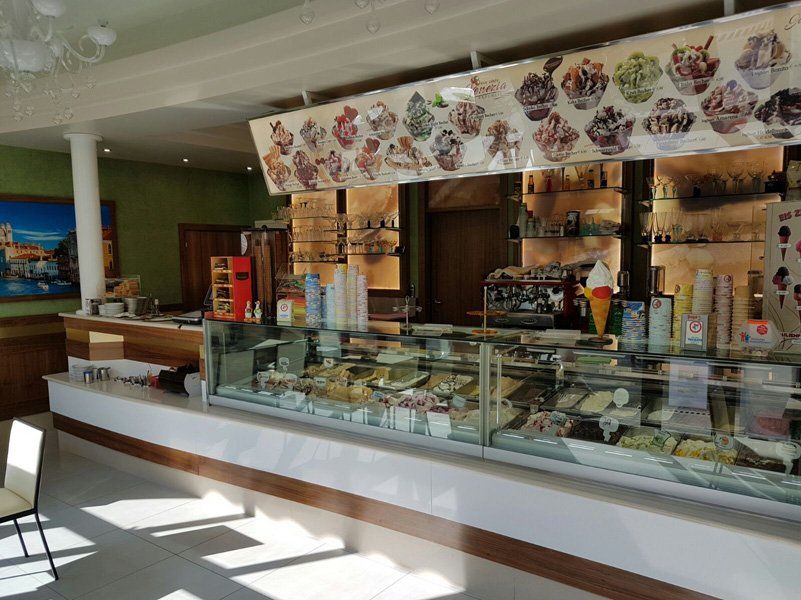 Ansicht der Eiscafè-Theke