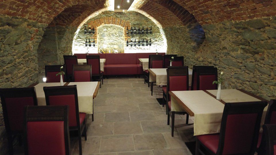 Tische des Restaurants La Strada