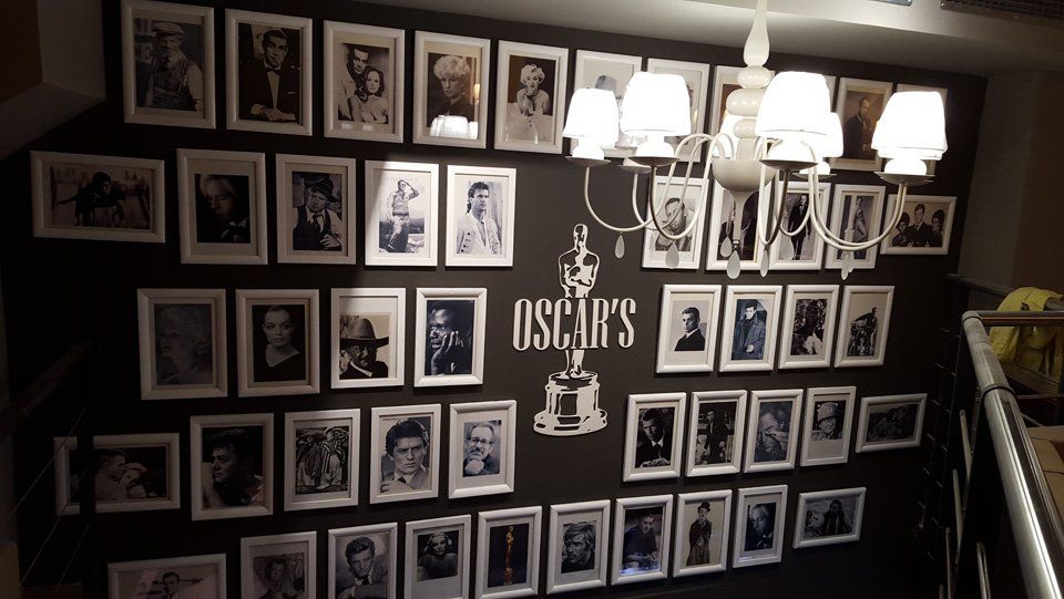 Blick auf die Wand des Bar Oscars