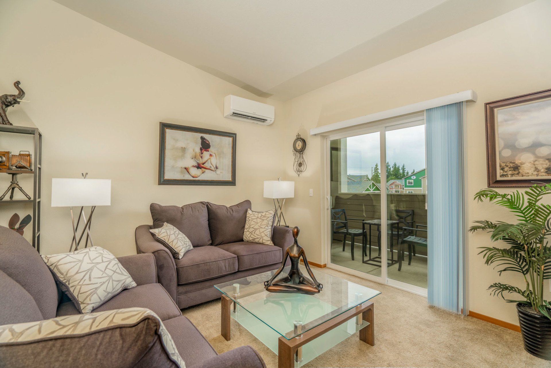 Living Room | Edgewood Heights