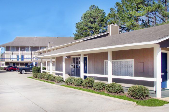 Exterior of Heritage Apartments