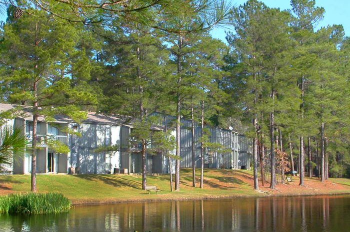 Exterior of Pine Highland Apartment Homes