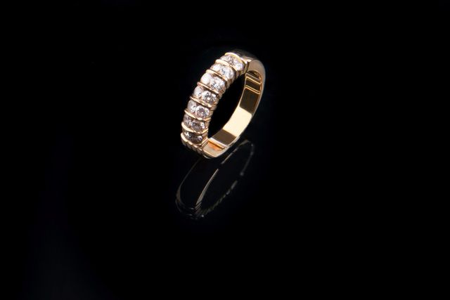 anello con diamanti