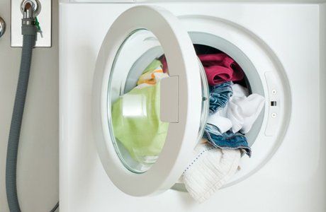 Washing machine with clothes