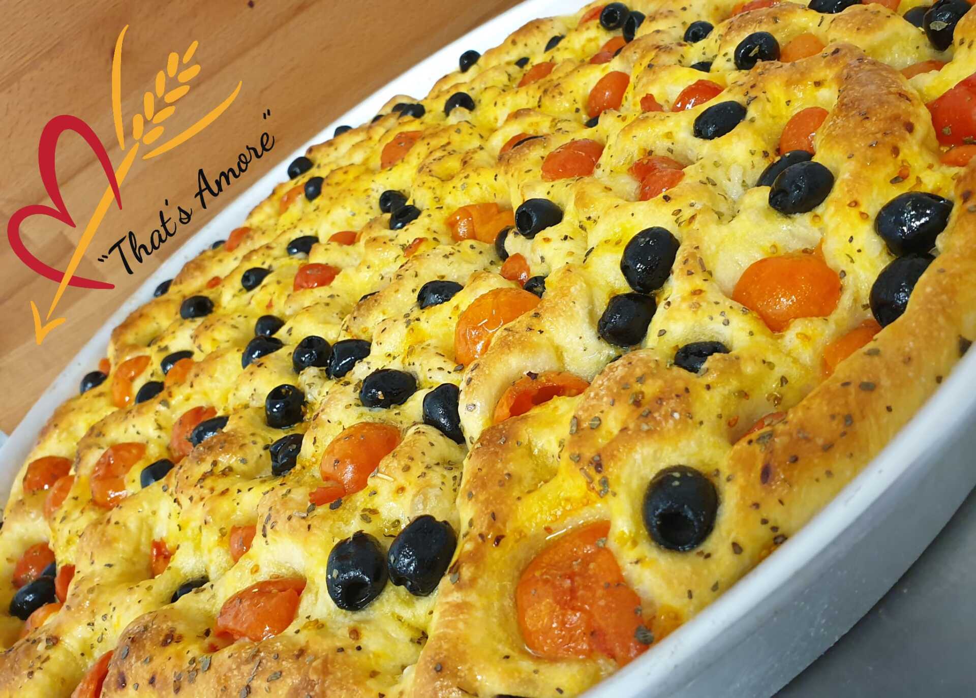 focaccia pugliese nel bancone della pizzeria