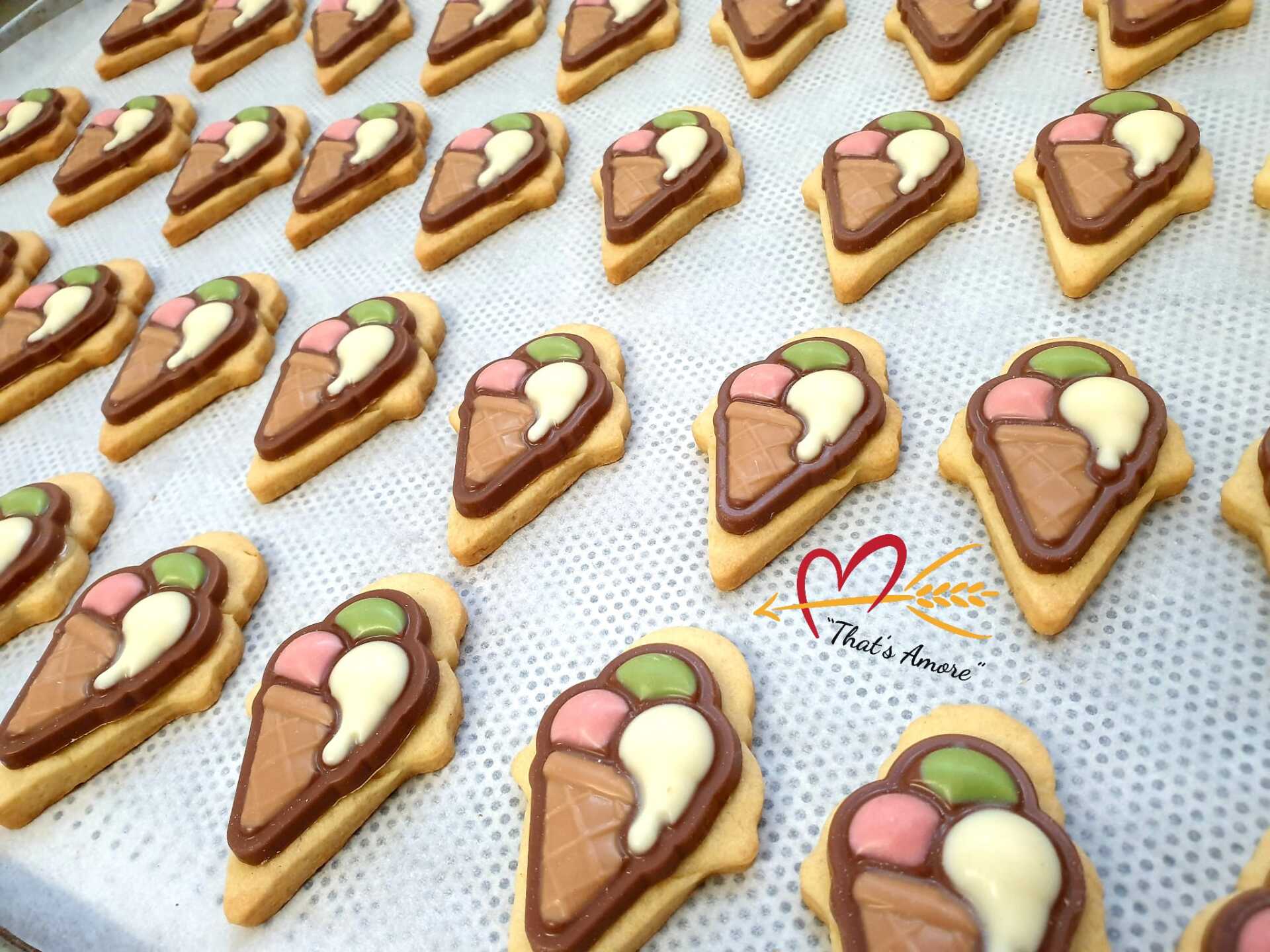 biscotti a forma di cono gelato