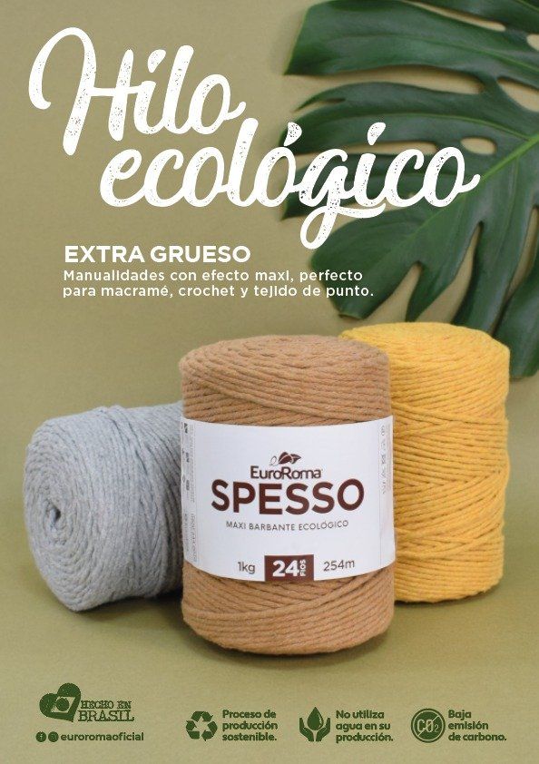 Hilo ecológico Extra Grueso en rollos gris, café y amarillo sobre fondo verde con hojas y texto promocional
