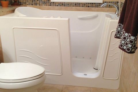 Long Island walk-in bathtub