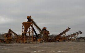 Gravel crushing machineries