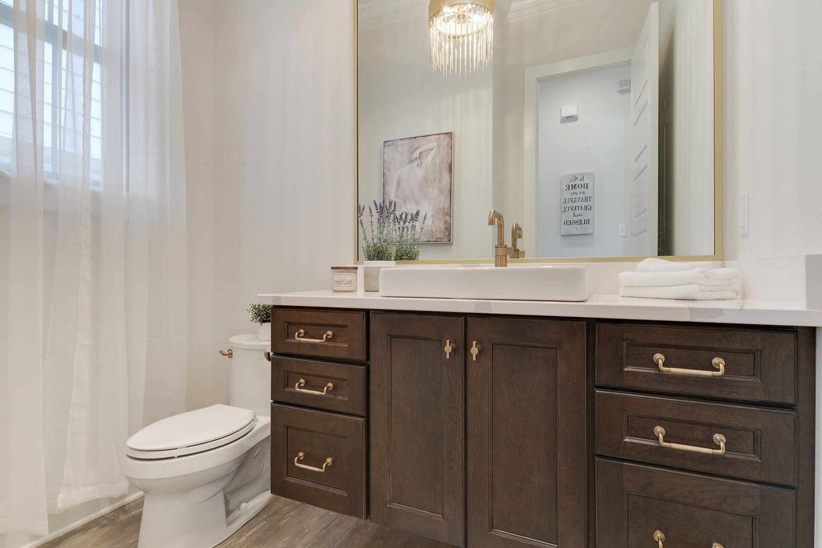 Powder room