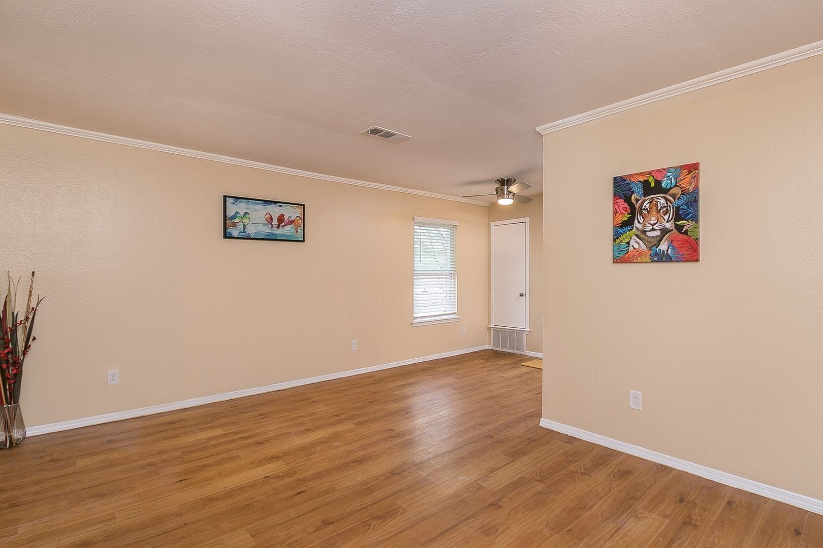 1 Bed living room