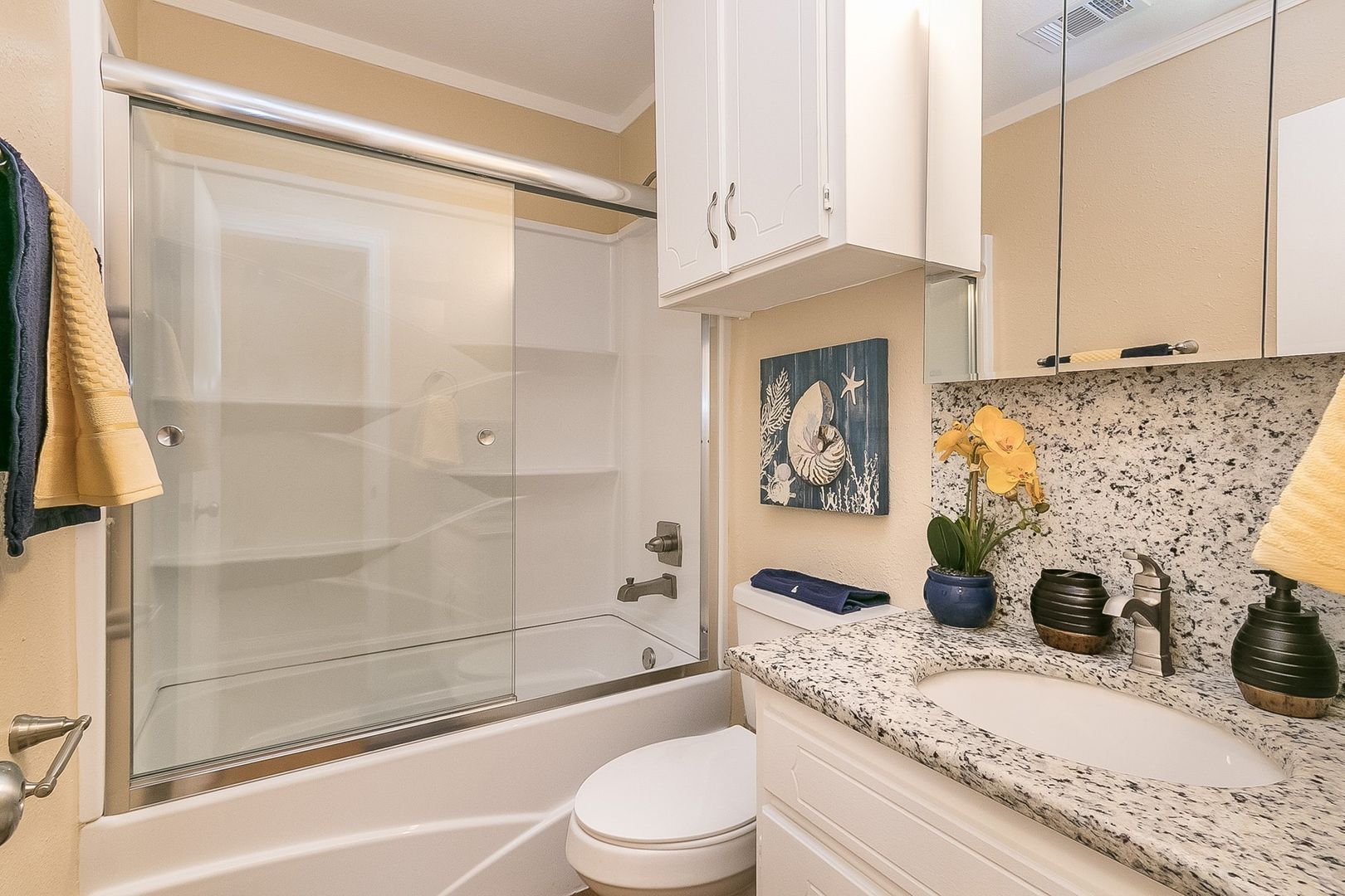 1 Bed bathroom