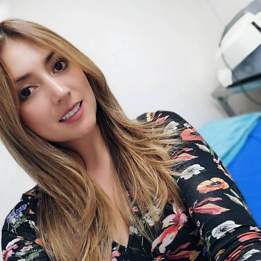 Mujer en selfie tomada en la clínica