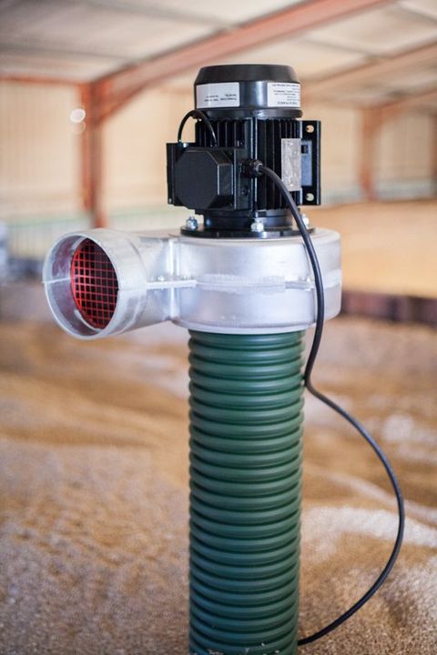 vertically standing, crop cooling and conditioning system
