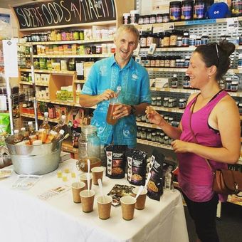 Serving a customer in the Shop - Go Vita Toormina - Health Wellness in Toormina