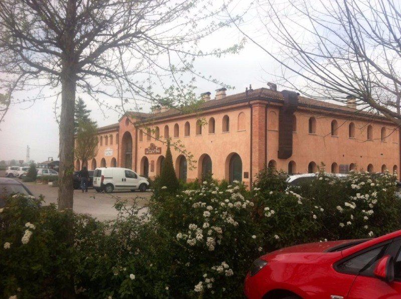 esterni locale