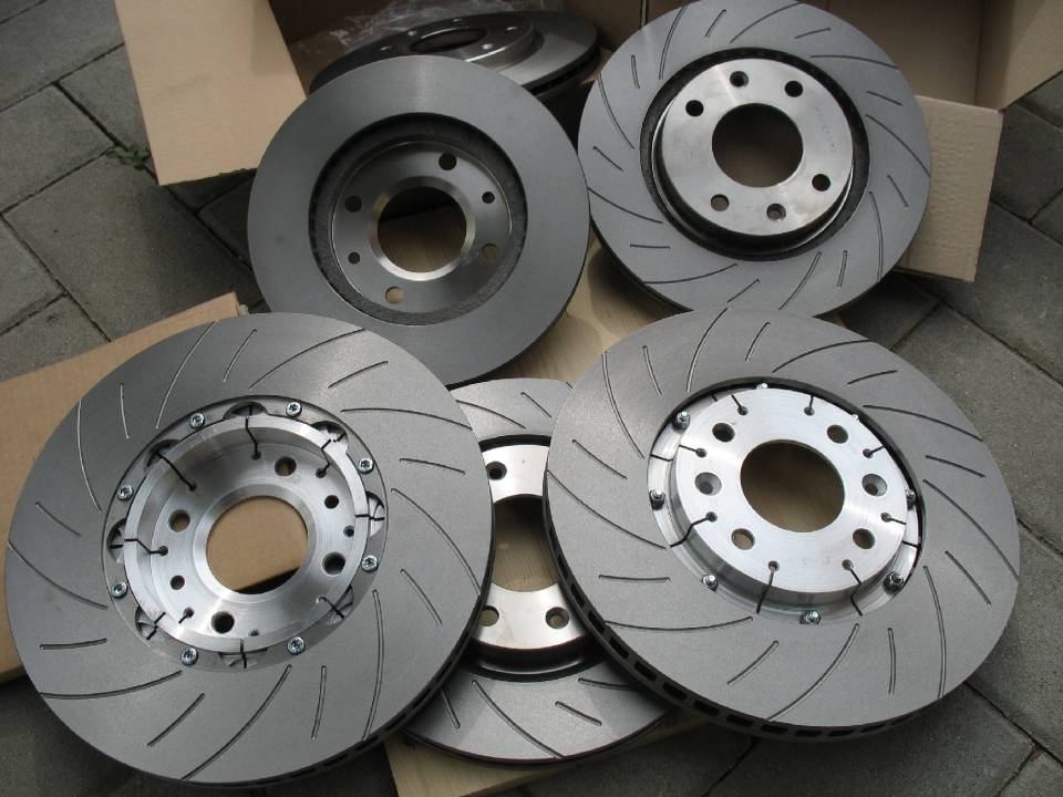 Ampio assortimento di ricambi auto