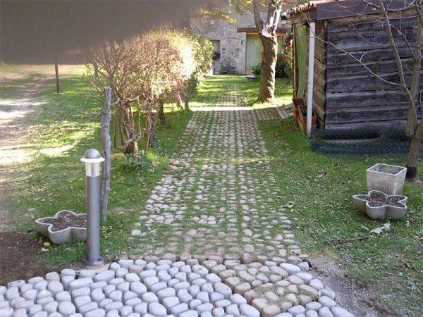 Vialetto in ciottoli