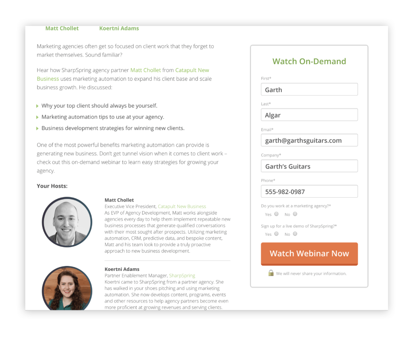 Página web de un servicio de visualización bajo demanda con biografías de los ponentes y un formulario de reserva naranja.