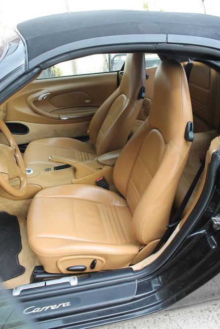 interni in pelle di un auto