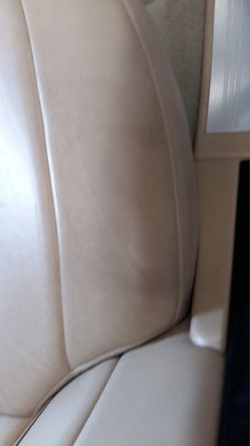 immagine ravvicinata di un tessuto per sedili o selle