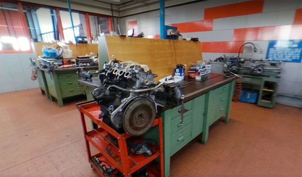 riparazione motore auto