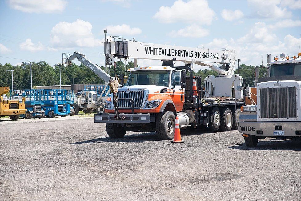 Truck with lift arm, 