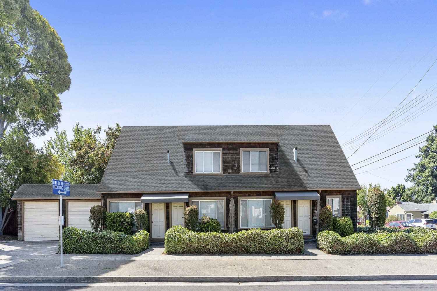 CAPE COD COTTAGES