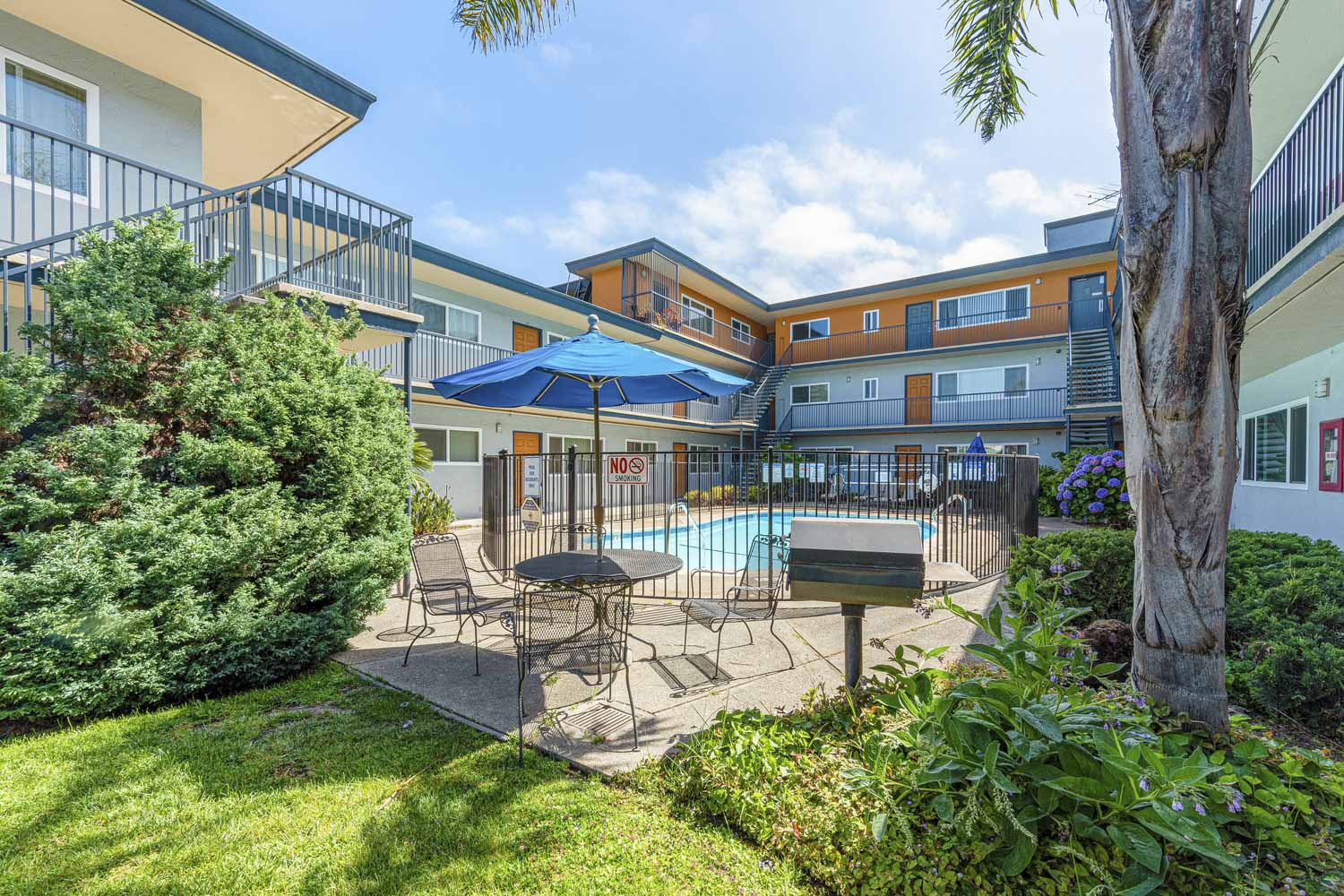 PARK PLAZA APARTMENTS
