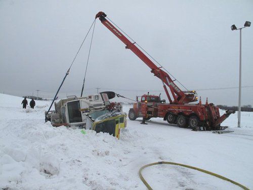 Big Red Towing Rescuing Truck - Heavy Duty Towing in Syracuse, NY