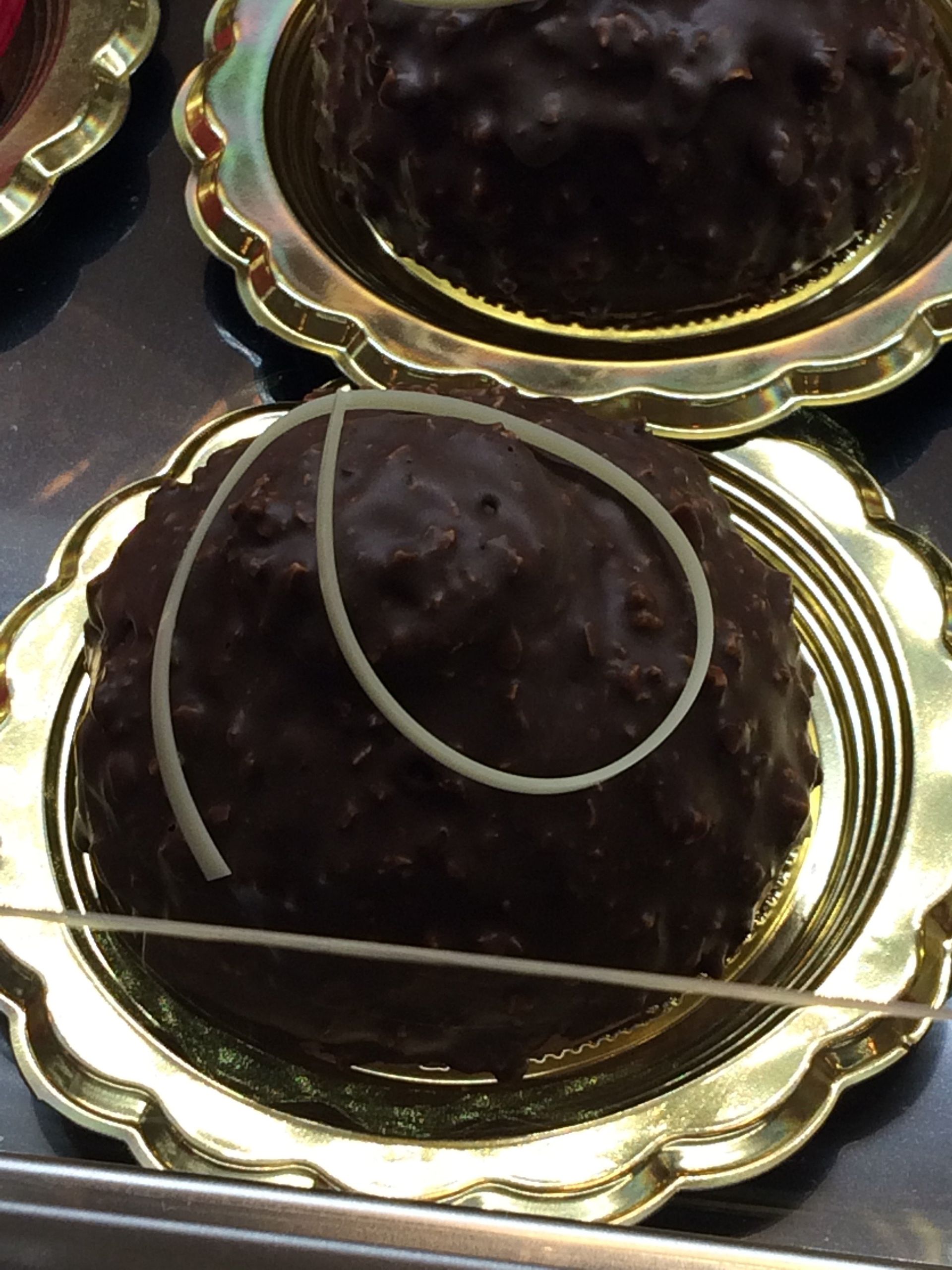 Una torta a forma di Rocher