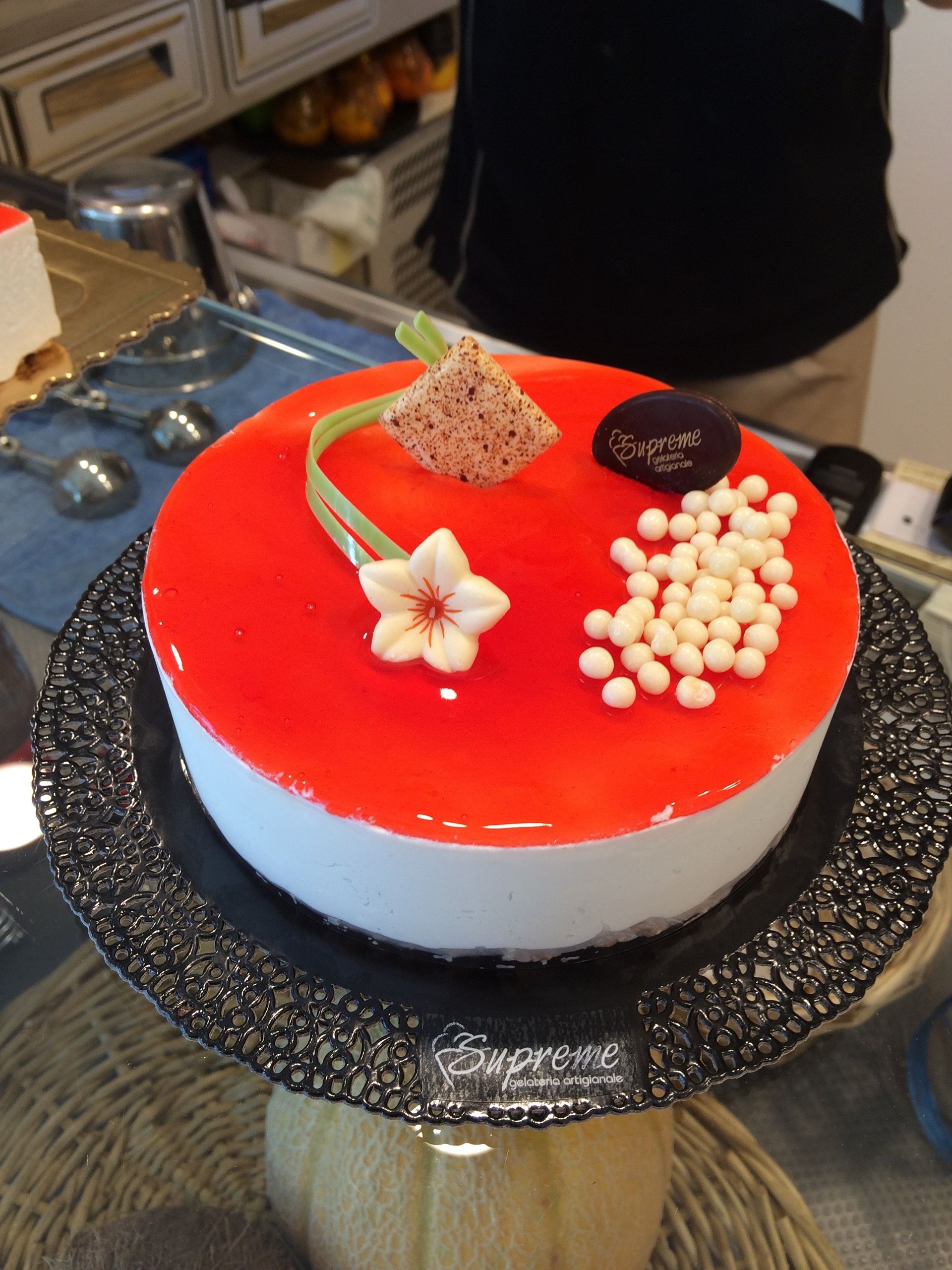 Torta con meringhe