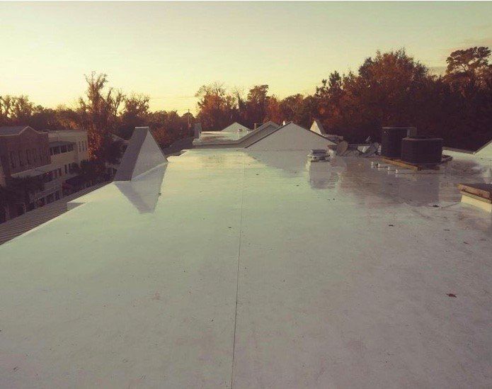 Flat White Roof Image 