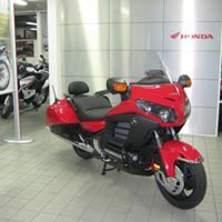 Moto Honda rossa