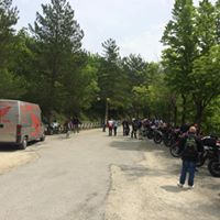 Strada con pubblico
