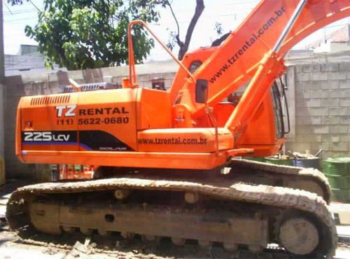 Locação de Escavadeira Hidráulica - TZ Rental