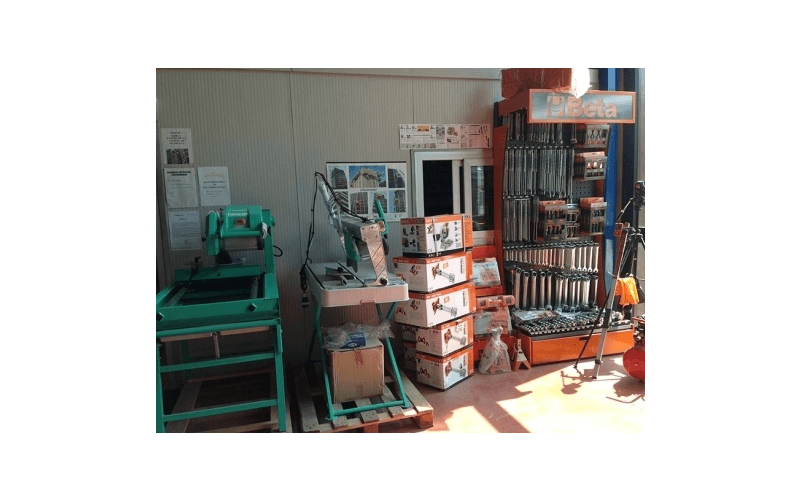 strumenti per opere edili