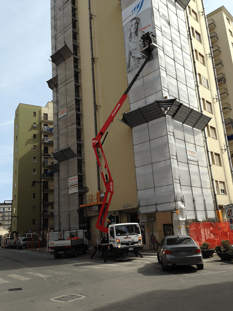 Piattaforma Aerea Autocarrata 28 mt