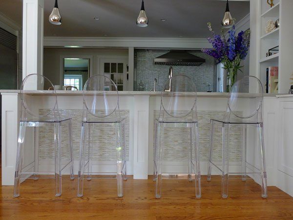 tile accents and tile backwall
