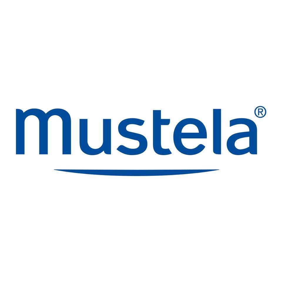 Logo del marchio Mustela in testo blu con una linea blu sottostante su sfondo bianco.