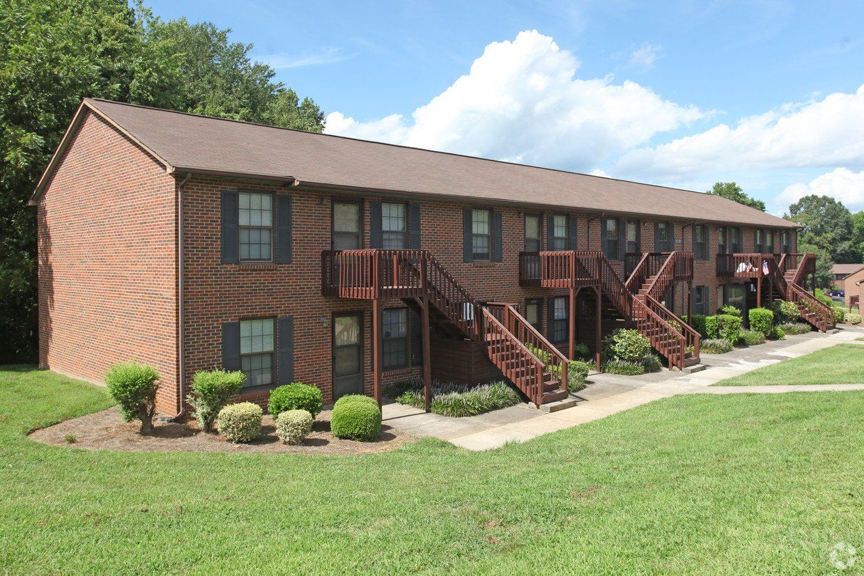 Building Exterior | Springbrook Apts