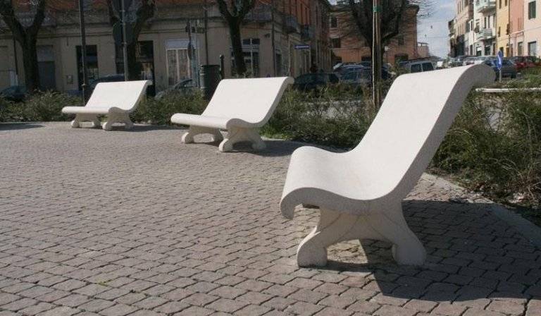 Panche in pietra