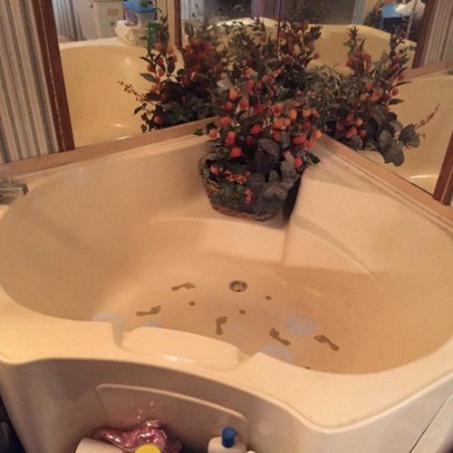 inaccessible bathtub for senior