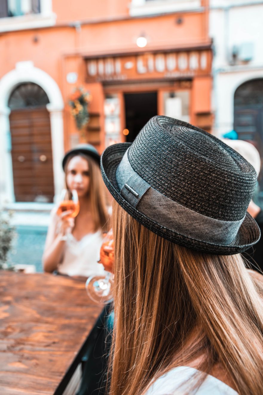 cappello estivo grigio da donna